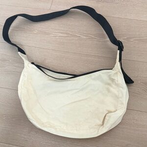 Cream Baggu Medium Crescent bag